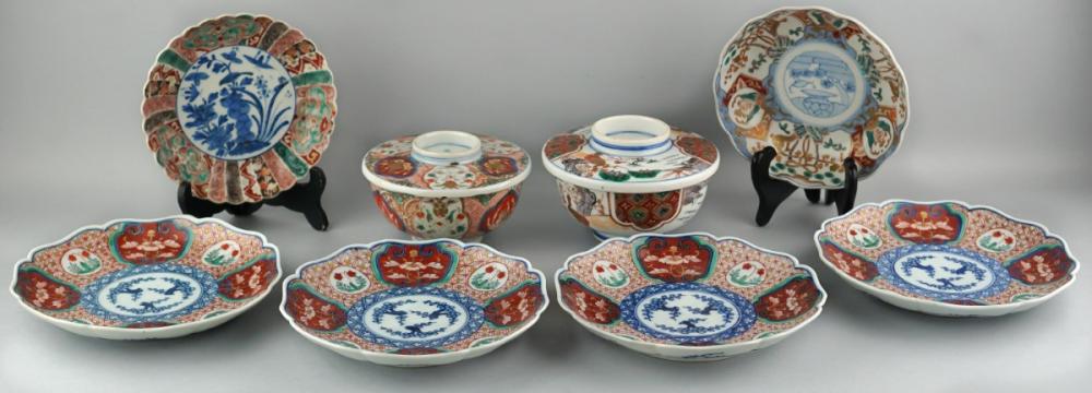 EIGHT PIECES OF IMARI PORCELAIN,