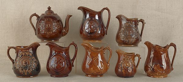 Eight pieces of pottery with