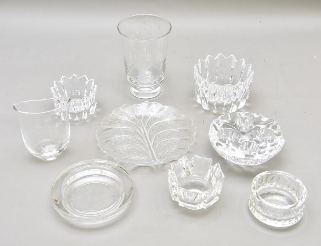 Eight pieces of signed Orrefors,