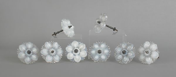Eight sandwich glass opalescent