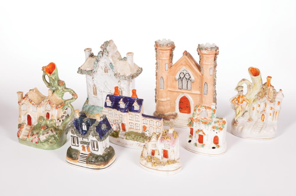 EIGHT STAFFORDSHIRE POTTERY