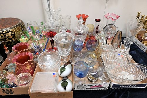 EIGHT TRAY LOTS OF GLASSEight