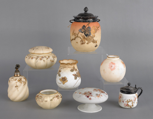 Eight Wave Crest type dresser