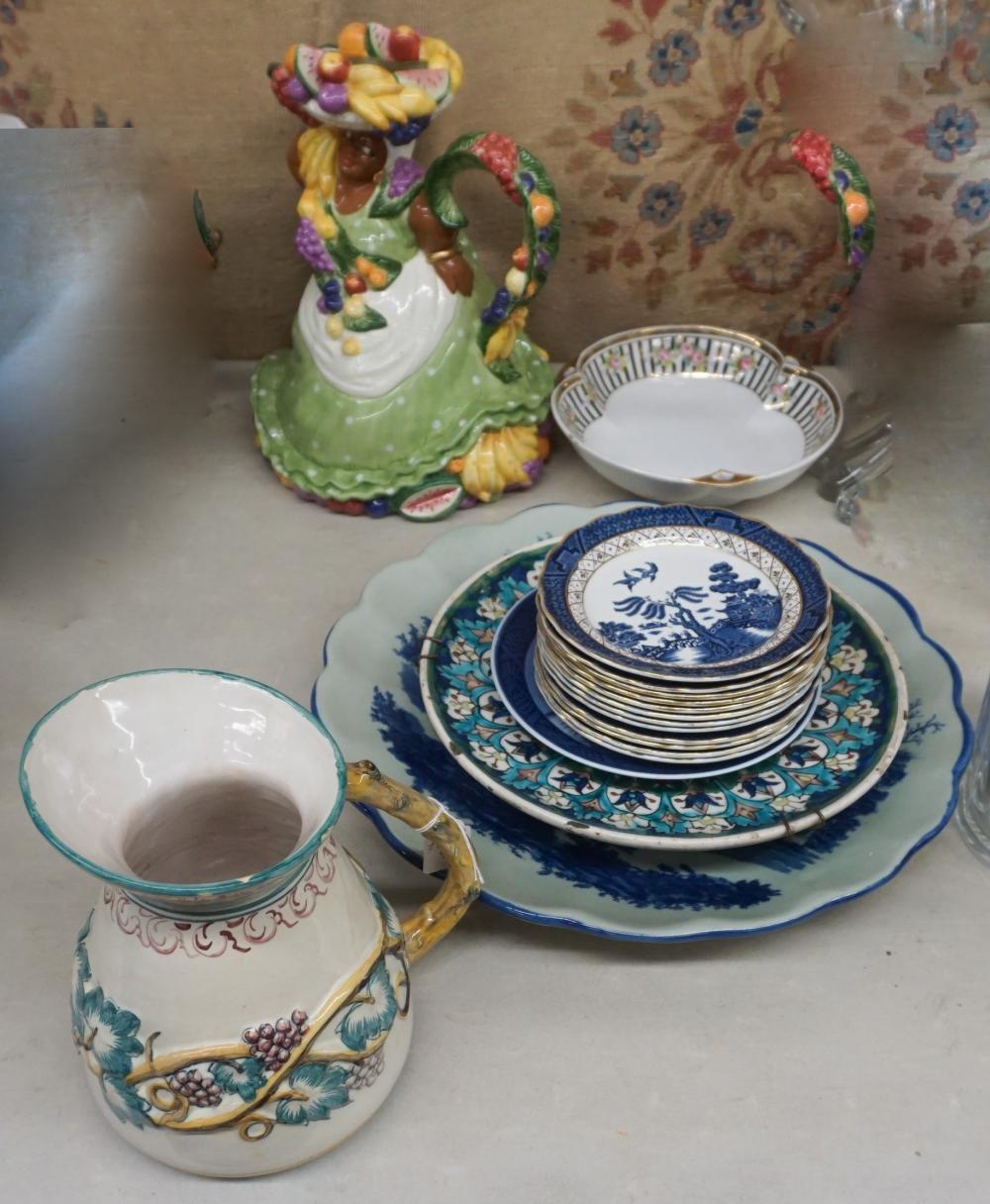 EIGHTEEN ASSORTED PORCELAIN TABLE