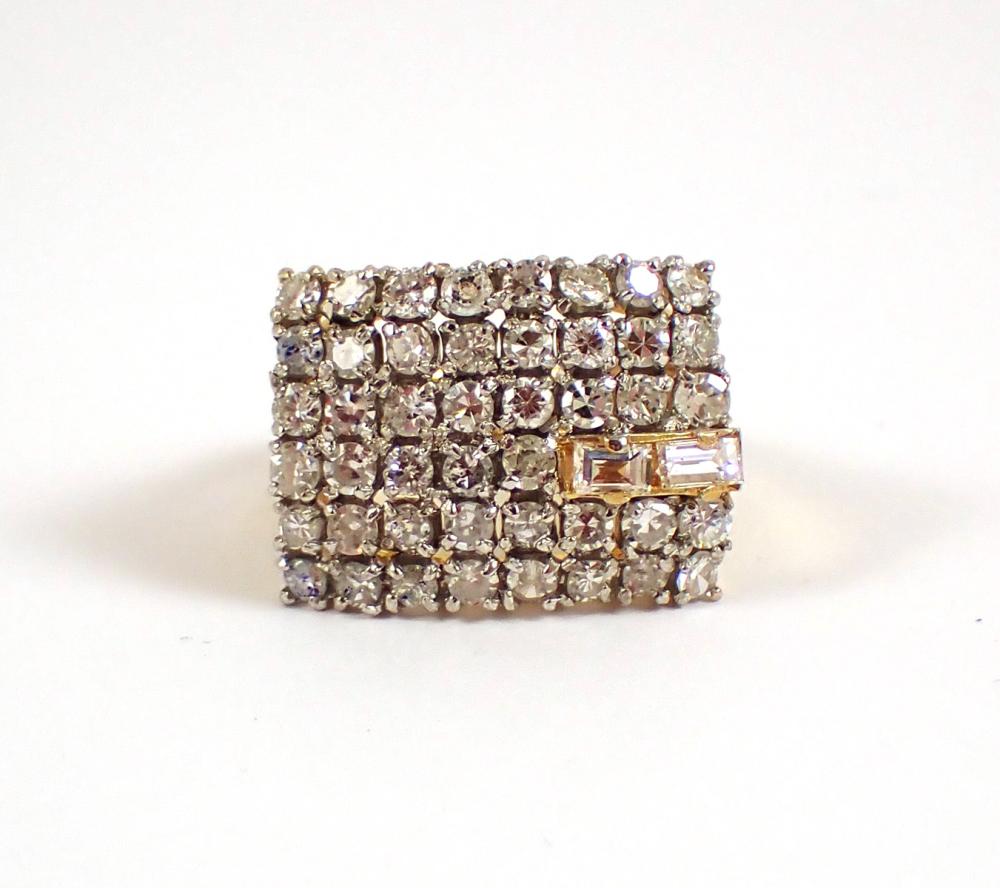 EIGHTEEN KARAT GOLD DIAMOND CLUSTER