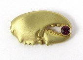 EIGHTEEN KARAT GOLD LOBSTER CL