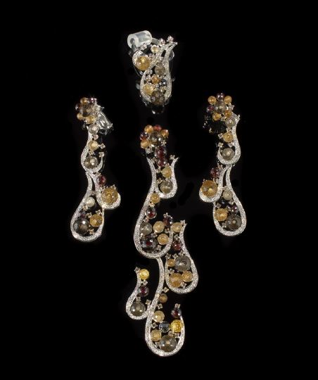 Eighteen-Karat White Gold,