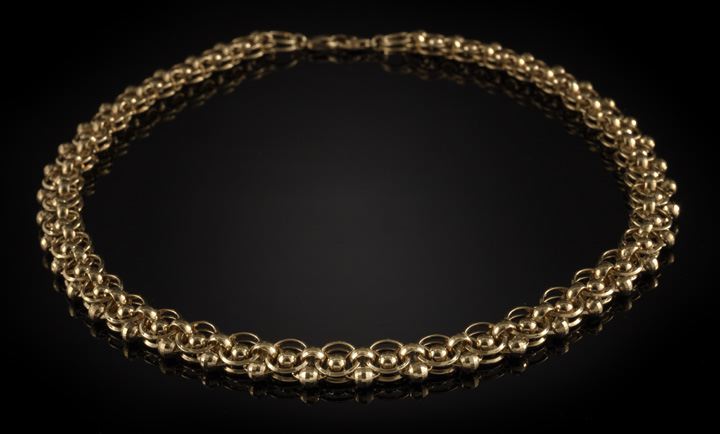 Eighteen-Karat Yellow Gold Circle