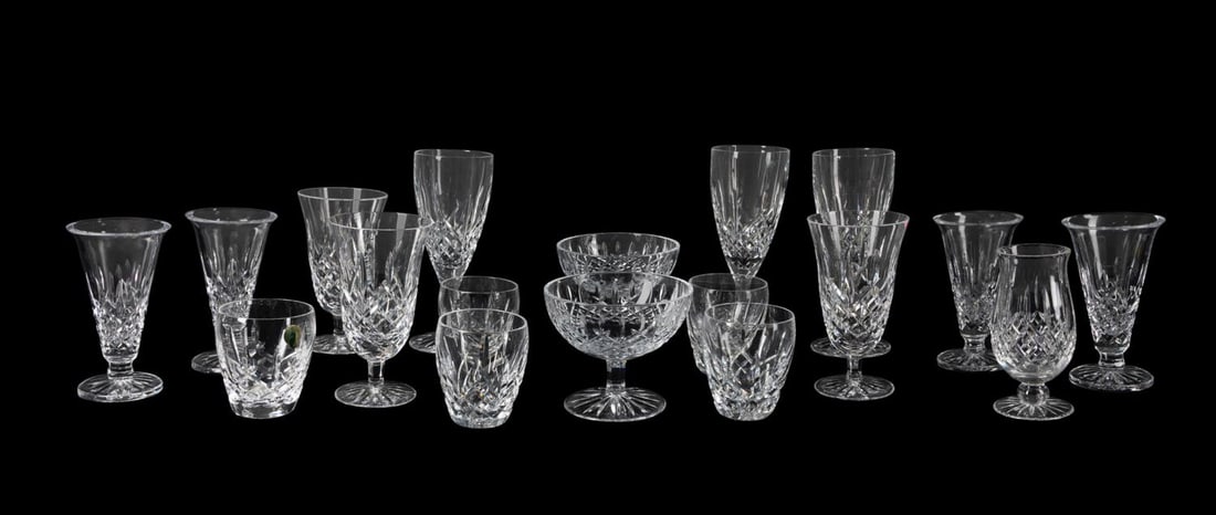 EIGHTEEN MAINLY WATERFORD CRYSTAL
