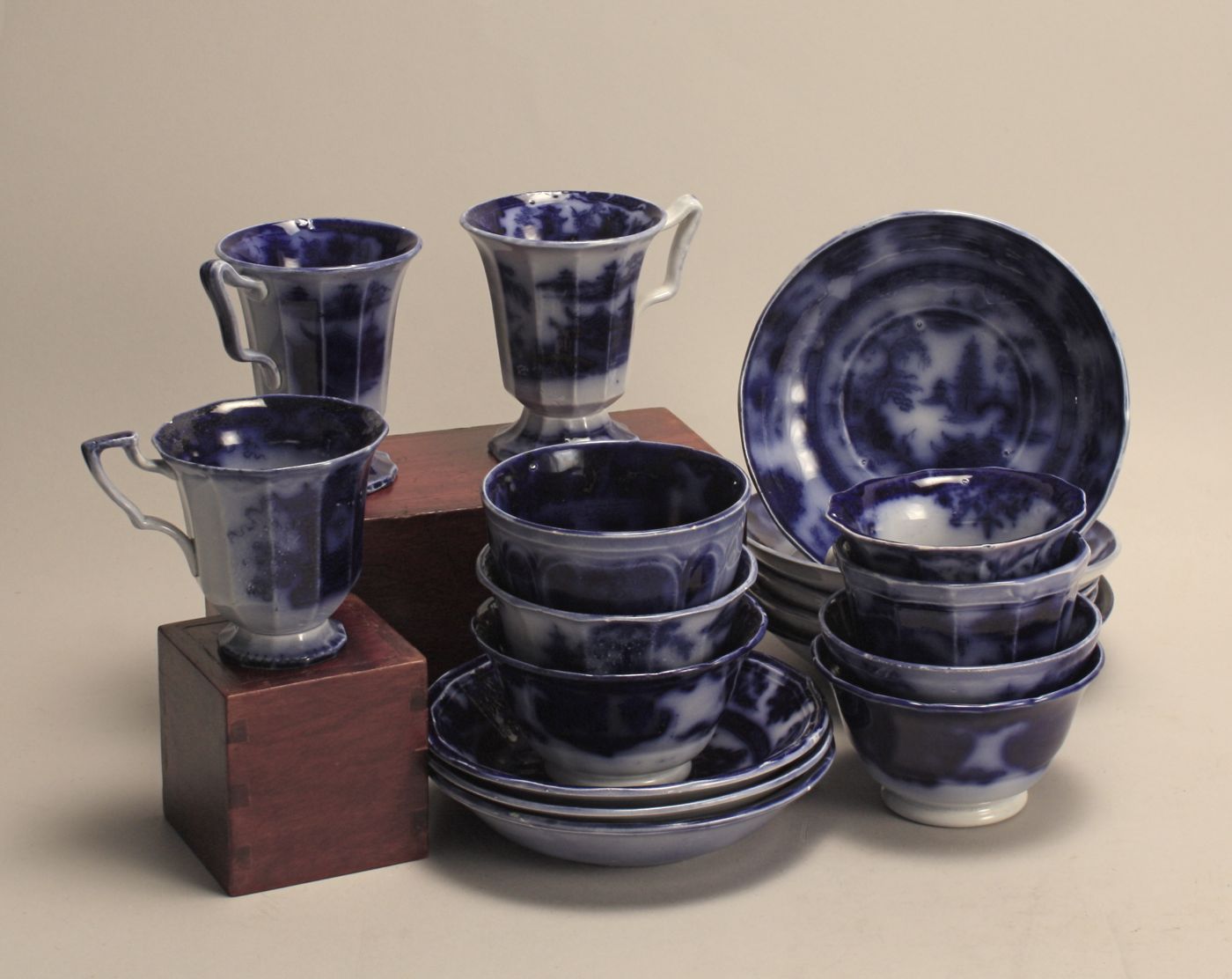EIGHTEEN PIECES OF FLOW BLUE