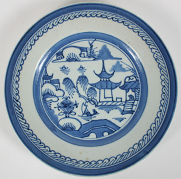 Eighteen porcelain plates;