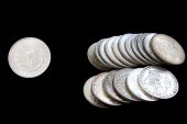 EIGHTEEN U.S. SILVER MORGAN DO