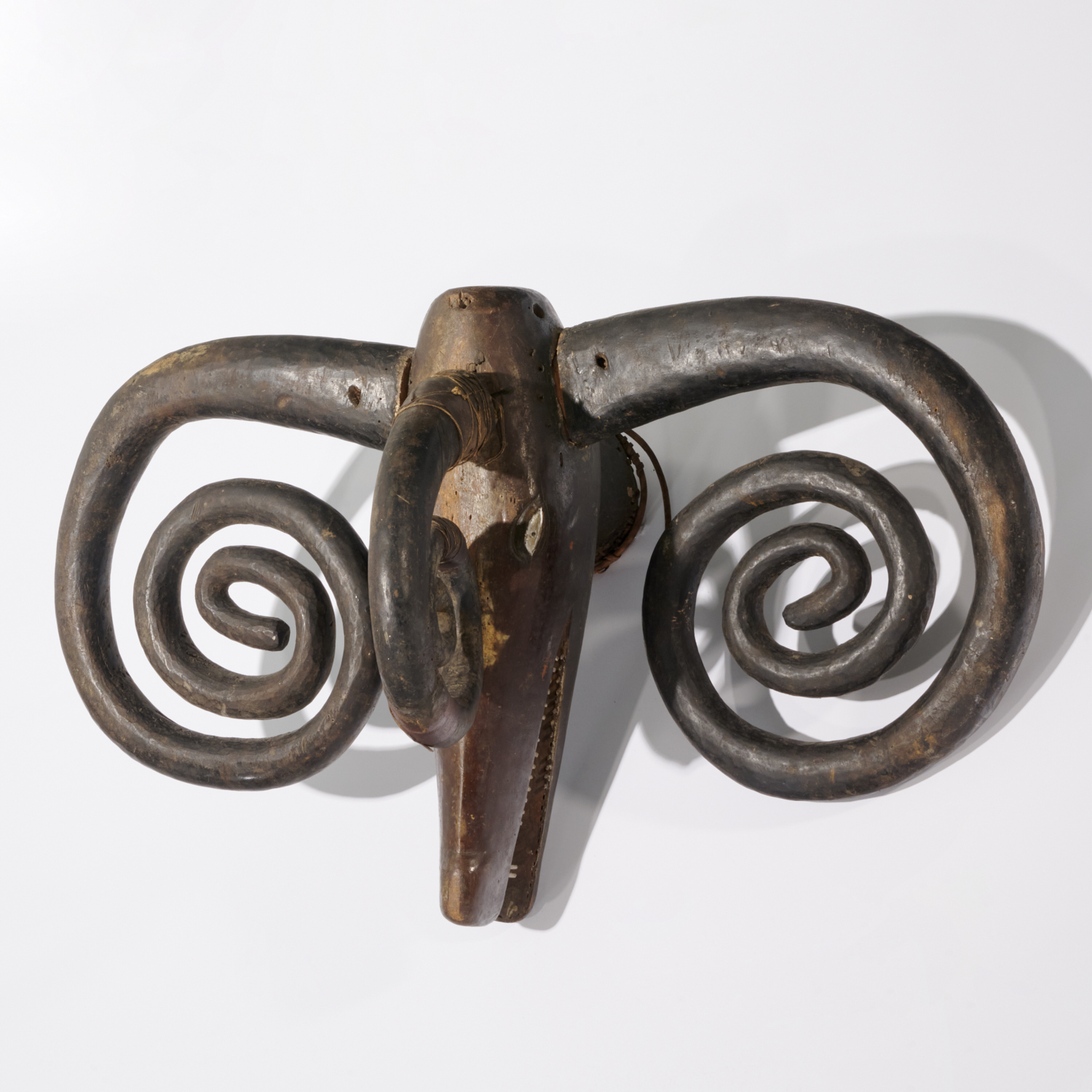 EKOI PEOPLE, MONUMENTAL MASK