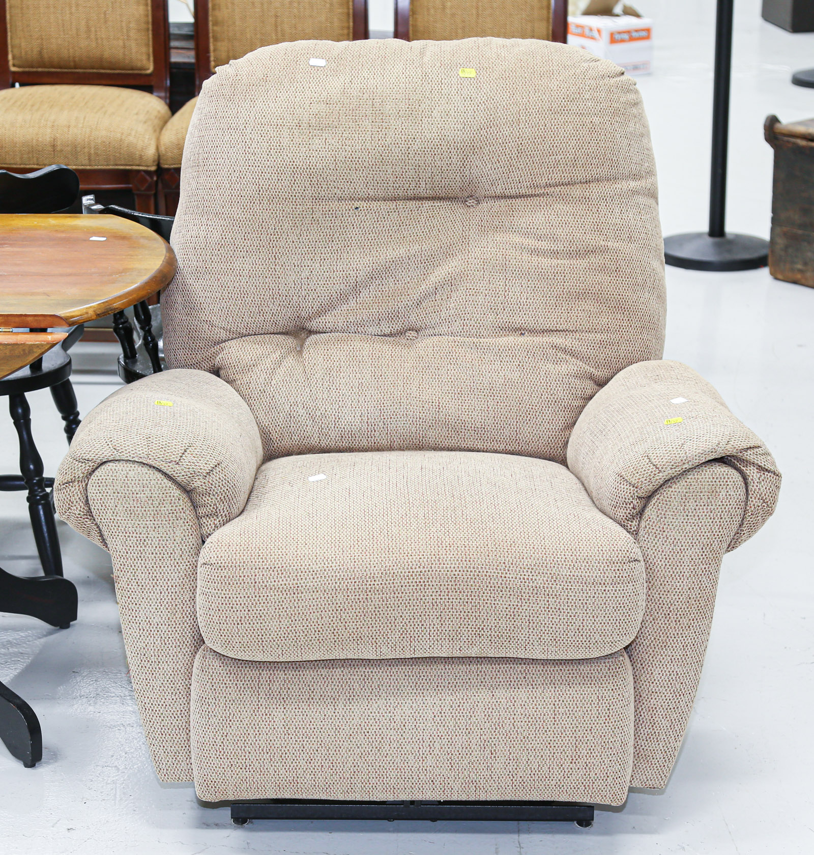 ELECTRIC RECLINER 40 in. H., 39 in.