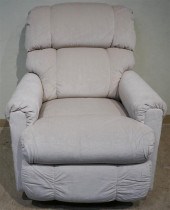 ELECTRIC UPHOLSTERED LIFT CHAI