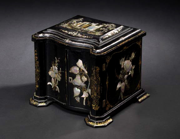 Elegant English Black-Lacquered