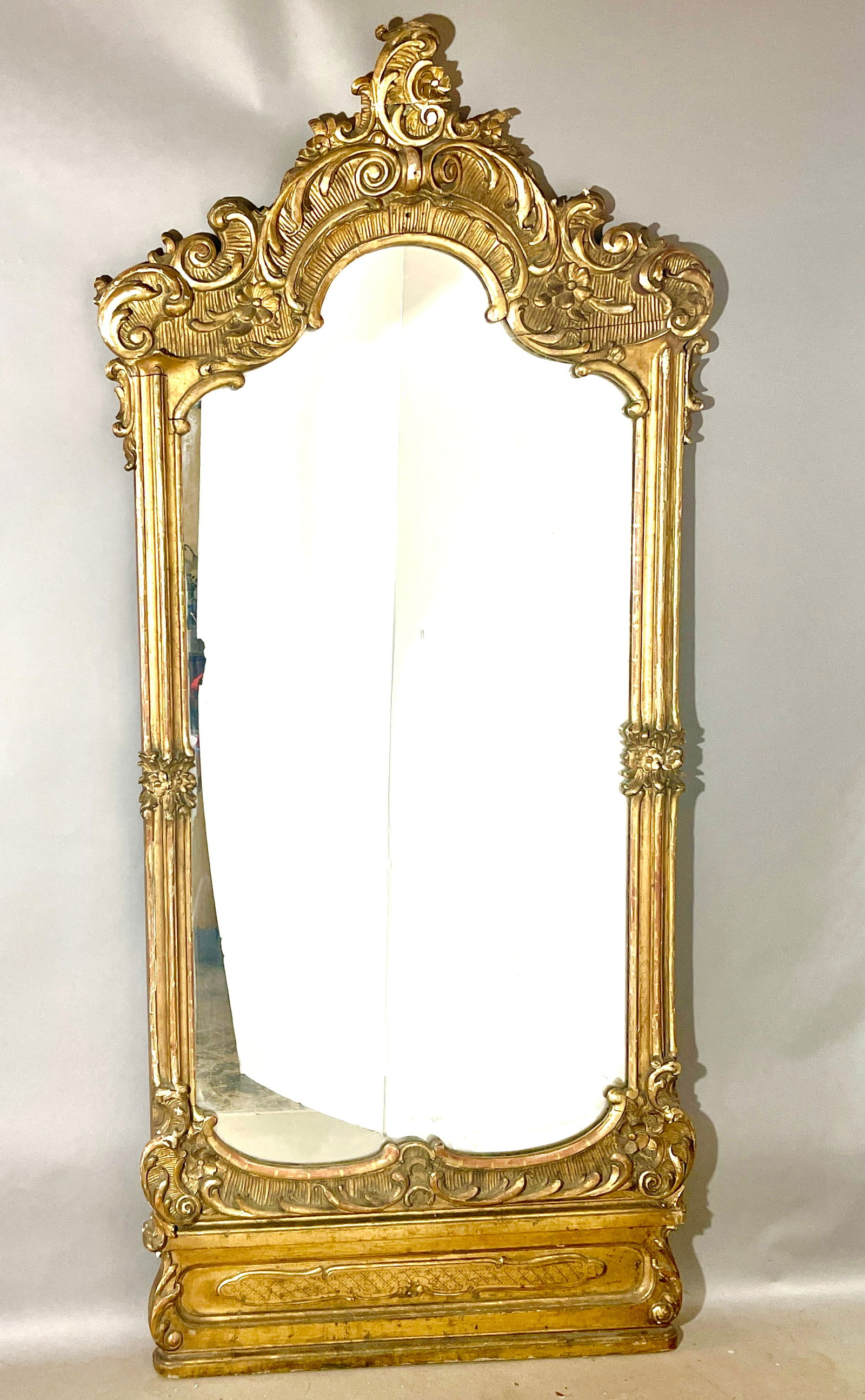 ELEGANT FRENCH LXV FOLD GILDED PIER