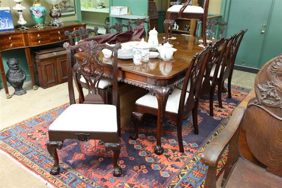 ELEVEN PIECE HEKMAN DINING ROOM