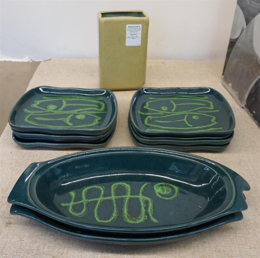 ELEVEN PIECES OF GLIDDEN WARE
