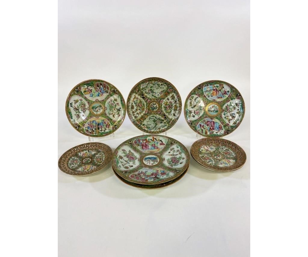 Eleven Rose Medallion plates, all