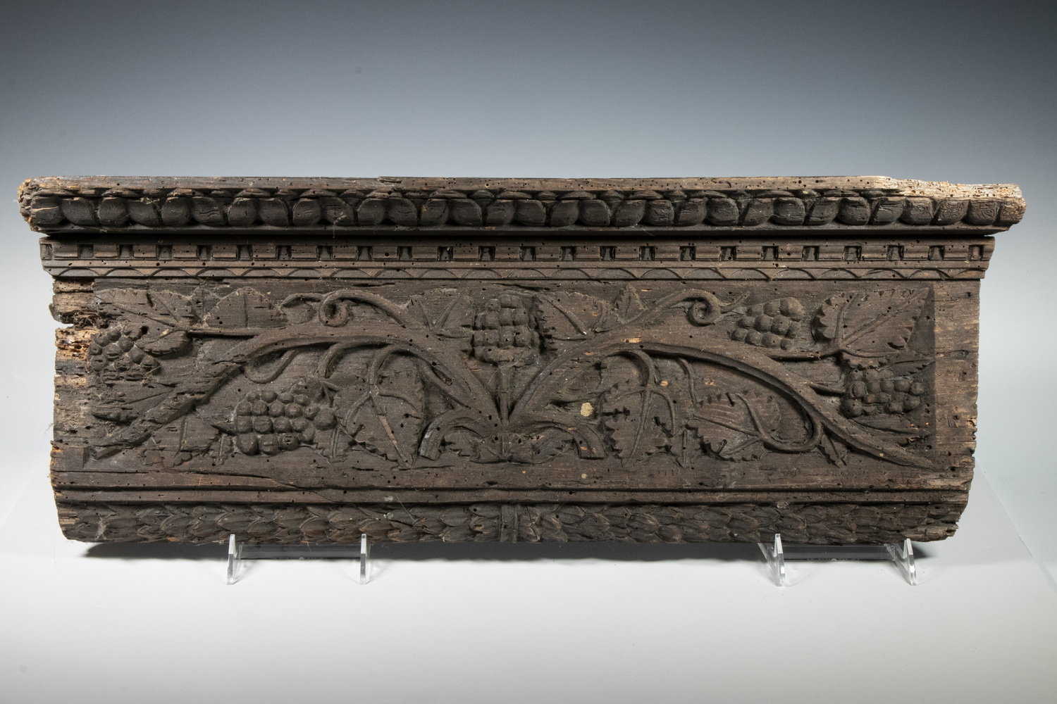 ELIZABETHAN CARVED CORNICE 16th