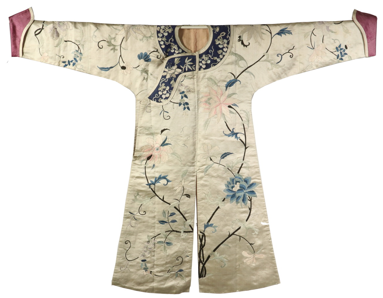 EMBROIDERED CHINESE ROBE Early 20th