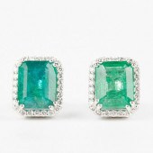 EMERALD AND DIAMOND EARRINGSEm