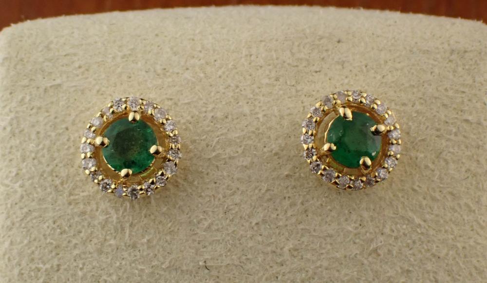EMERALD AND DIAMOND HALO EAR