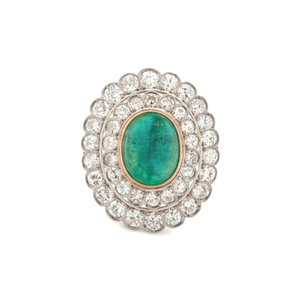 EMERALD AND DIAMOND RING Containing