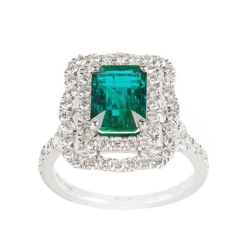 EMERALD AND DIAMOND RINGEmerald and