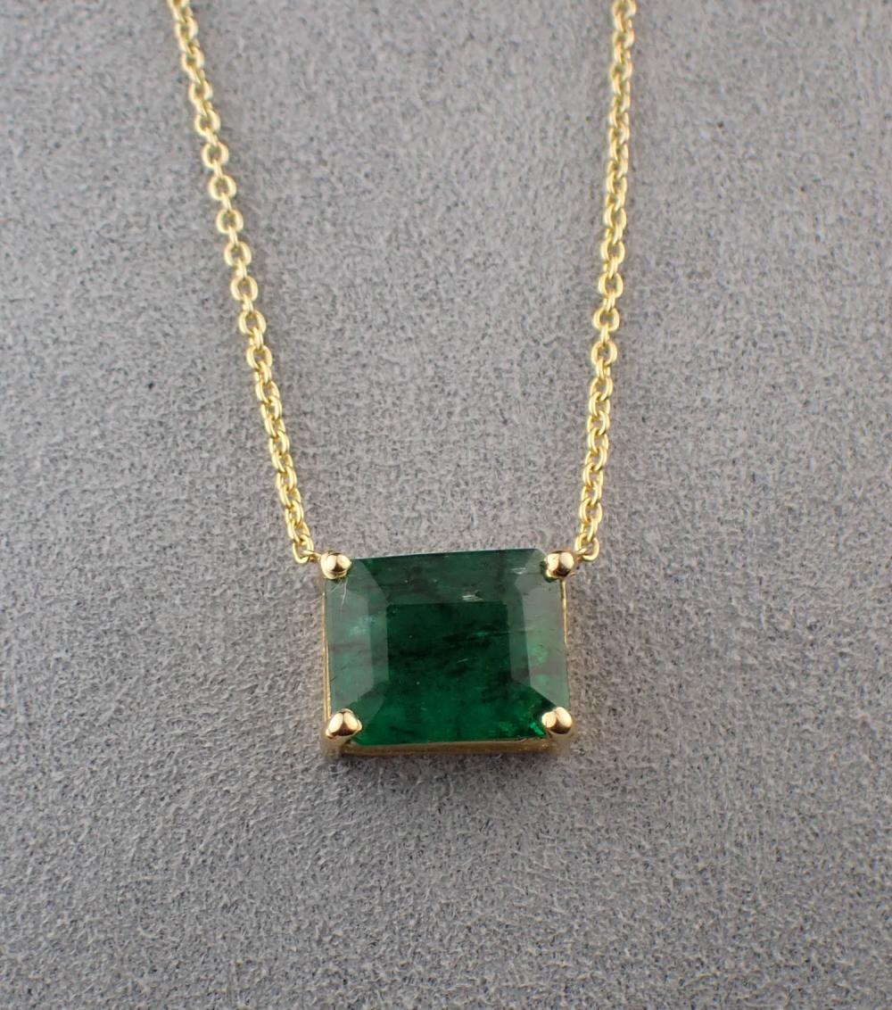 EMERALD AND FOURTEEN KARAT GOLD