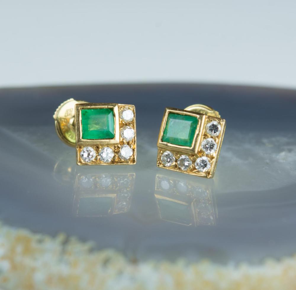 EMERALD, DIAMOND AND GOLD STUD
