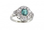 EMERALD & DIAMOND RING: 14K wh