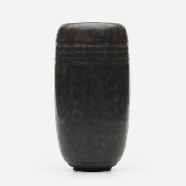 Emile Decoeur. Vase. c. 1910,