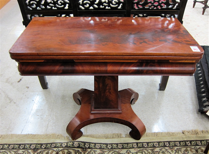 EMPIRE MAHOGANY FOLDING TOP CARD