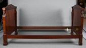 EMPIRE MAHOGANY LIT DE REPOS,