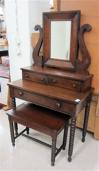 EMPIRE REVIVAL MAHOGANY DRESSING