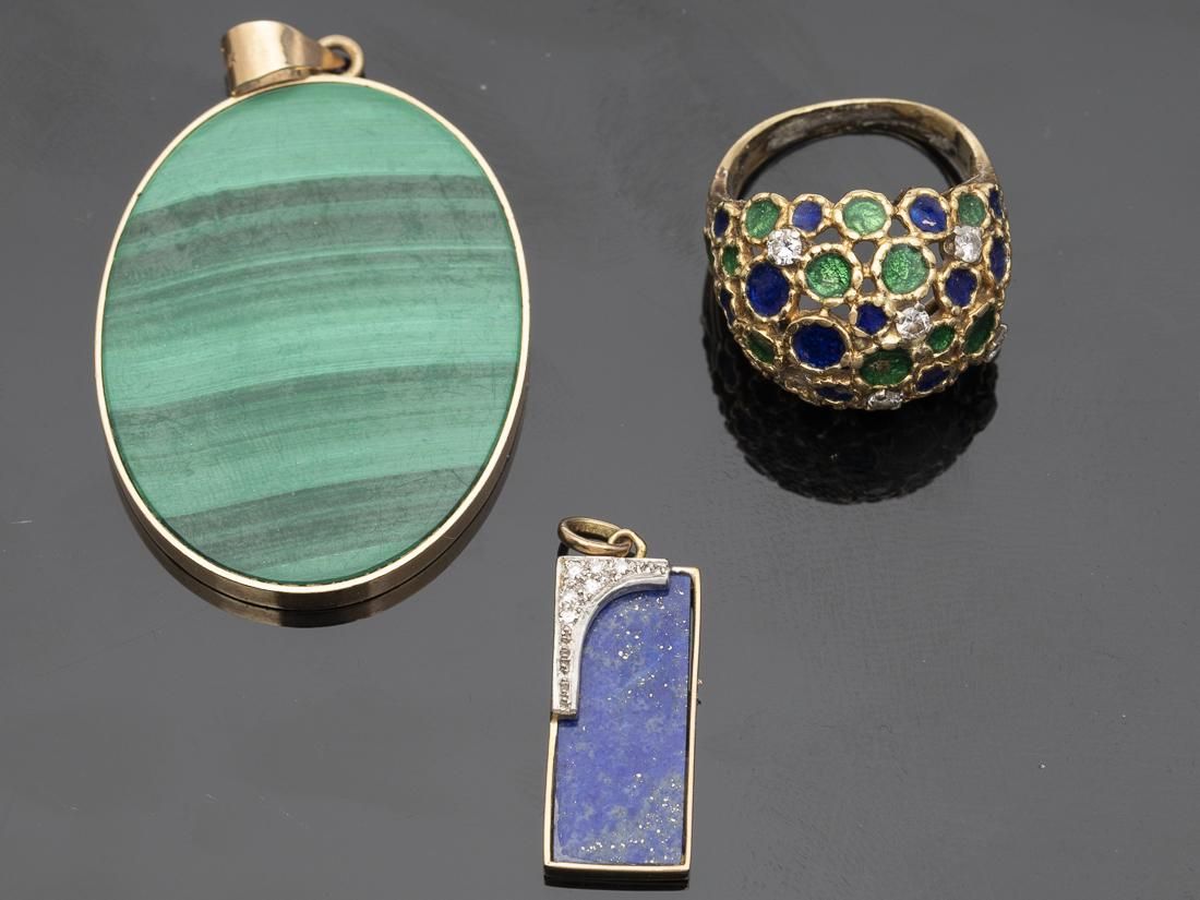 ENAMEL, DIAMOND AND 18K GOLD RING &