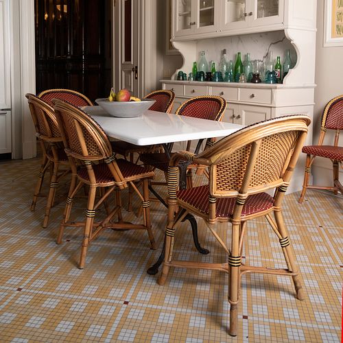ENAMEL TOP AND METAL TABLE WITH A