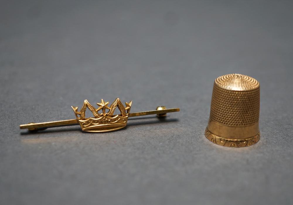 ENGLISH 9-KARAT YELLOW-GOLD