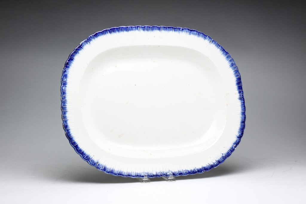 ENGLISH ADAMS FEATHER EDGE PLATTER.