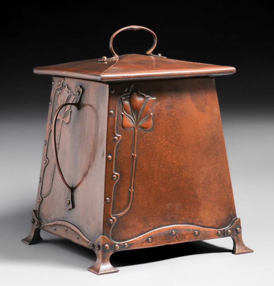 ENGLISH ARTS & CRAFTS HAMMERED