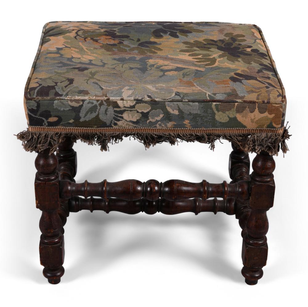 ENGLISH BAROQUE BEECHWOOD BENCH