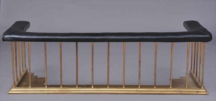 ENGLISH BRASS CLUB FENDER WITH