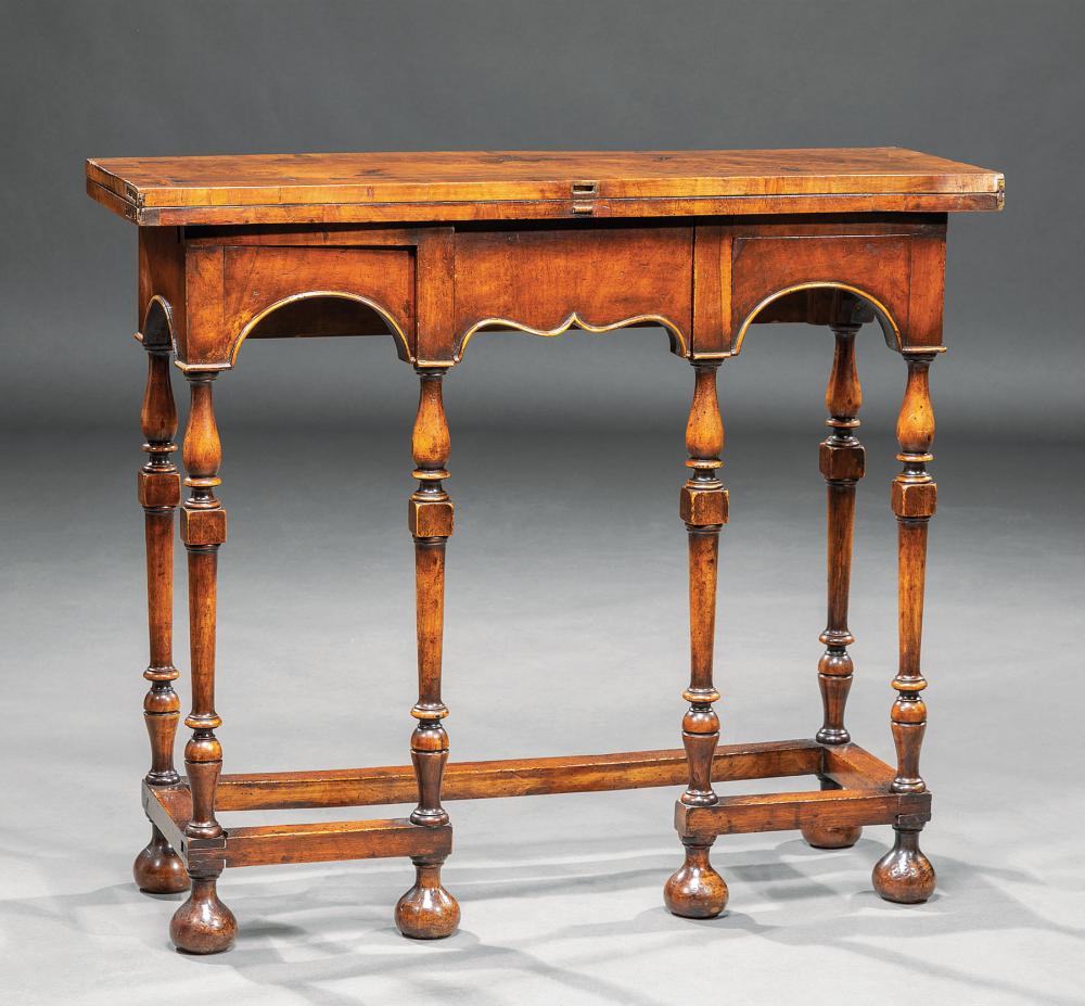 ENGLISH BURL WALNUT TABLEAntique