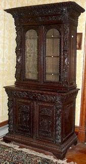 ENGLISH CARVED COURT CUPBOARDA