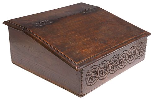 ENGLISH CARVED OAK BIBLE BOXEnglish