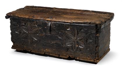 English carved oak chest    17th