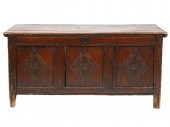ENGLISH CARVED OAK CHESTthe hi