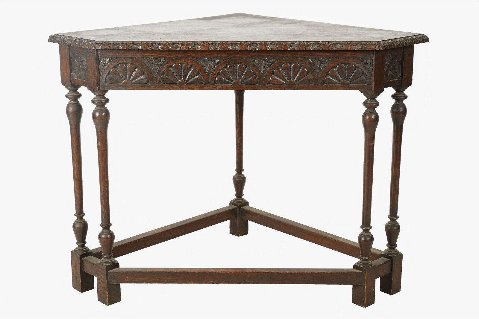 ENGLISH CARVED OAK CORNER